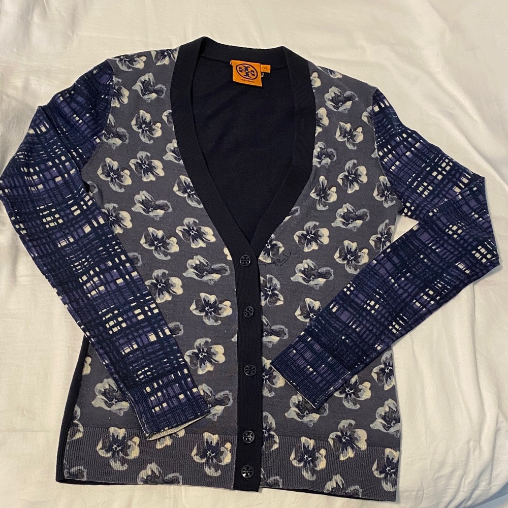 Tory Burch. 100% wool cardigan, v neck, sz ES, excellent used condition